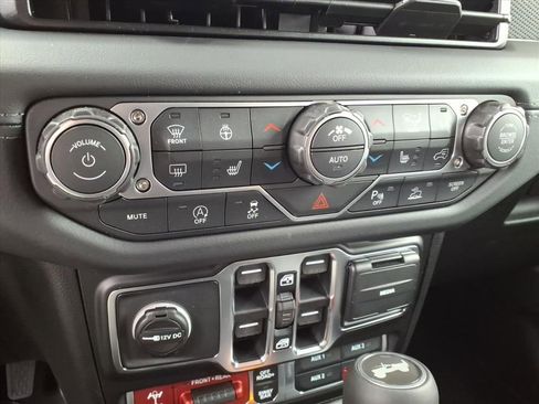 New 2026 Jeep Wrangler Unlimited Rubicon AWD/4WD image 17