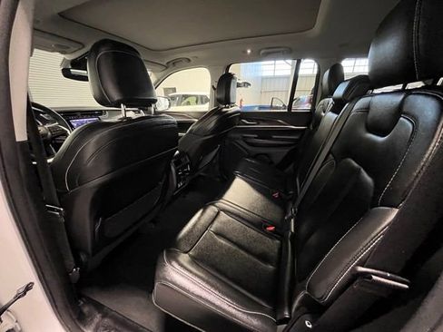 Used 2024 Jeep Grand Cherokee Limited image 15