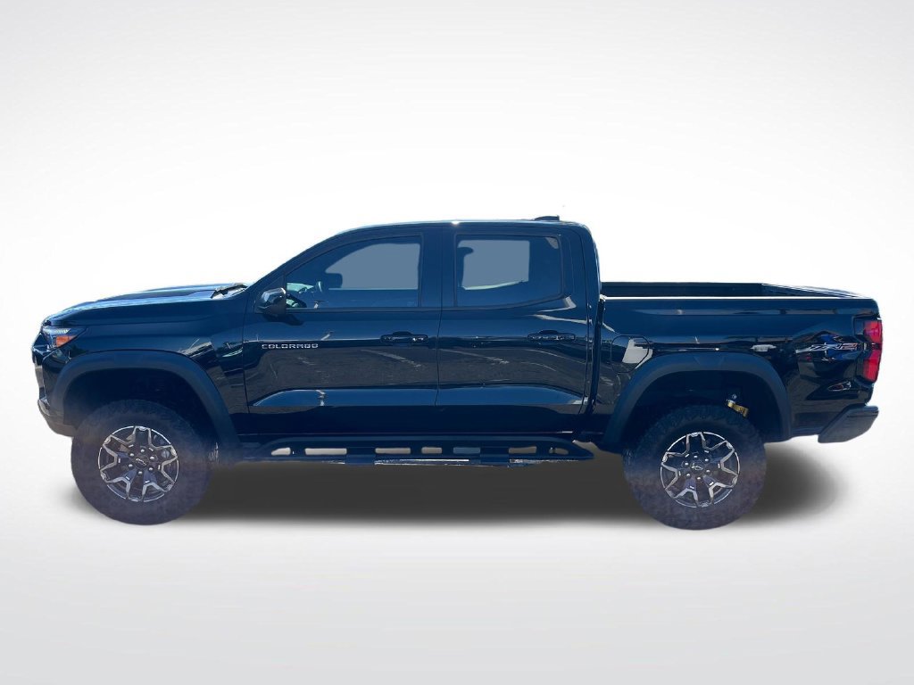 Used 2024 Chevrolet Colorado ZR2 w/ ZR2 Convenience Package III AWD/4WD image 2