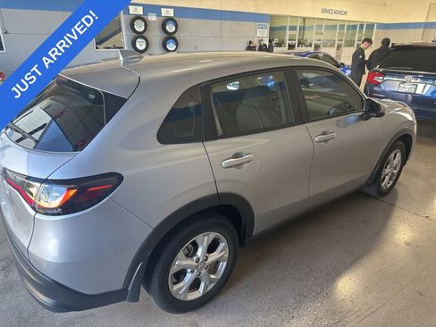 Certified 2023 Honda HR-V LX image 3