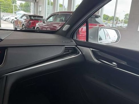 Used 2020 Cadillac XT5 Premium Luxury w/ LPO, Floor Liner Package AWD/4WD image 33
