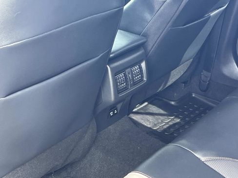 Used 2025 Toyota Camry SE w/ Convenience Package image 22