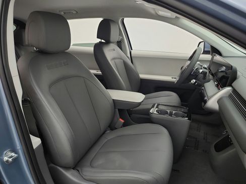 Used 2025 Hyundai Ioniq 5 SEL image 17