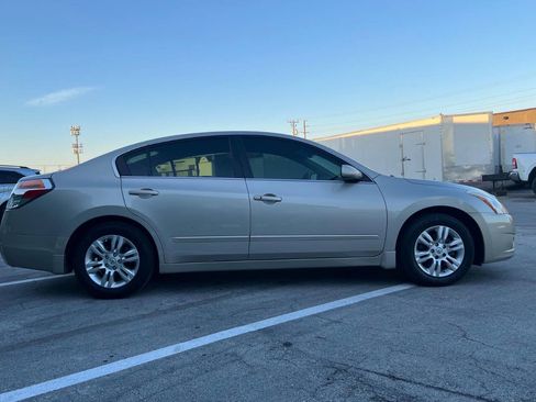 Used 2010 Nissan Altima 2.5 S w/ Convenience Pkg FWD image 8
