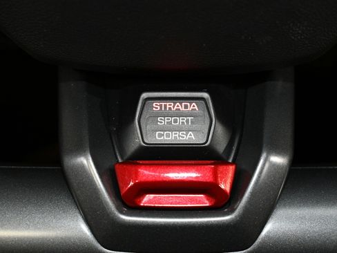 Used 2018 Lamborghini Huracan LP 580-2 image 32