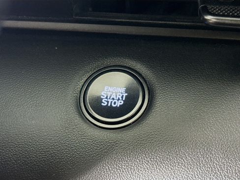 Used 2025 Hyundai Elantra Sport FWD image 19