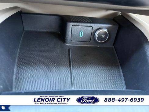 Certified 2020 Ford Escape SE image 27