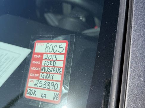 Used 2013 Ford Mustang Coupe w/ V6 Performance Pkg image 17