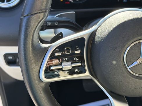 Used 2021 Mercedes-Benz GLB 250 GLB 250 image 32