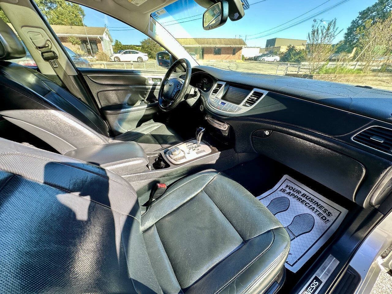 Used 2012 Hyundai Genesis 5.0 R-Spec RWD image 19