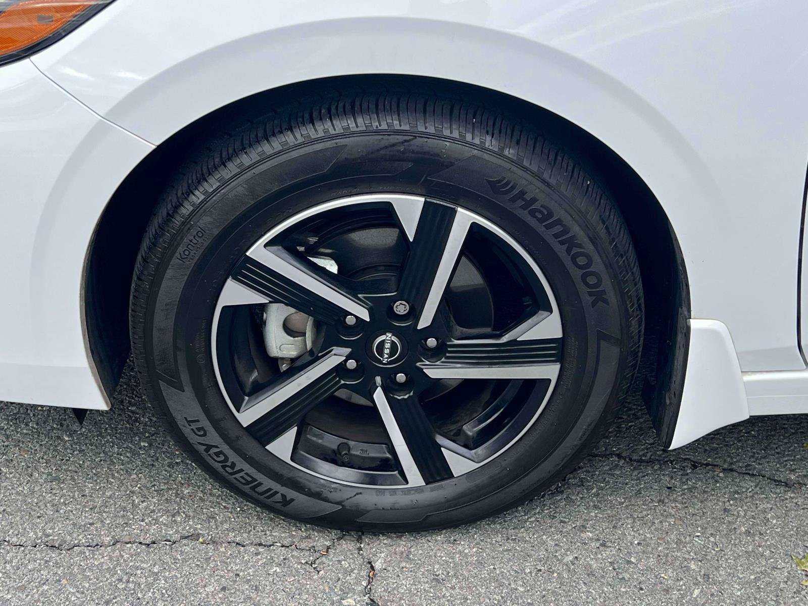 Used 2024 Nissan Sentra SV FWD image 6