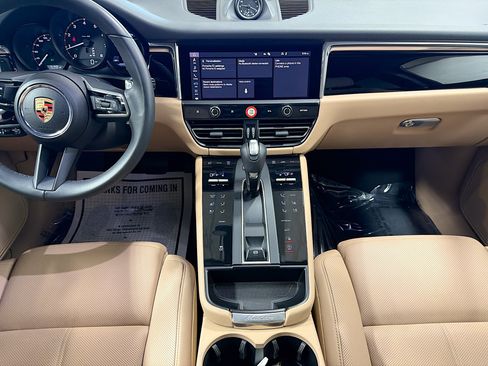 Used 2025 Porsche Macan image 19