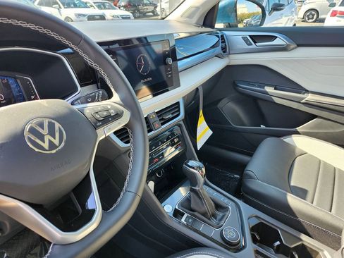 New 2026 Volkswagen Taos SEL image 7