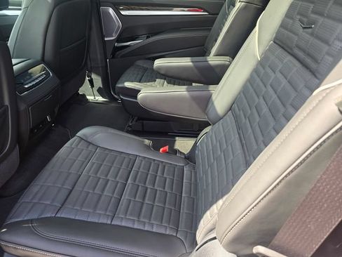New 2026 Cadillac Escalade Platinum Sport AWD/4WD image 13