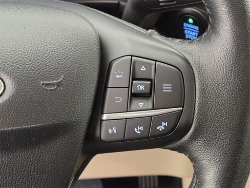 Used 2020 Ford Escape Titanium image 29