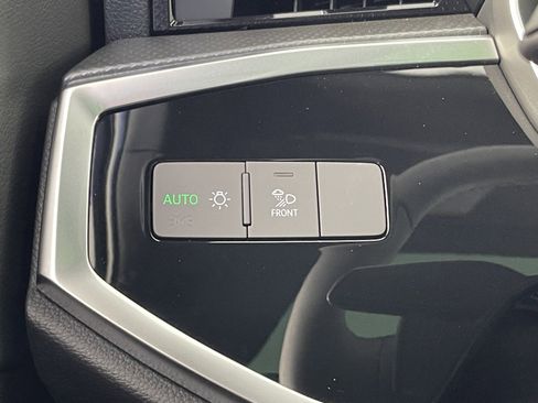 New 2025 Audi Q3 2.0T Premium image 24