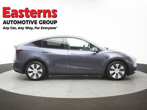 Used 2021 Tesla Model Y Long Range AWD/4WD image 40