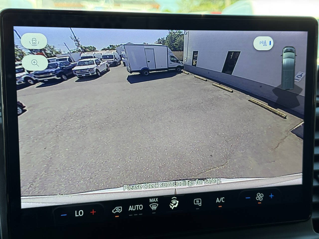 Used 2023 Ford Transit 250 Medium Roof RWD image 23