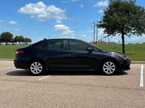 Used 2024 Toyota Corolla LE FWD image 5