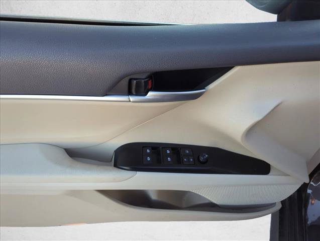 Used 2018 Toyota Camry LE w/ Convenience Package FWD image 9