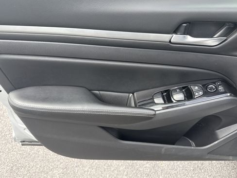 Used 2023 Nissan Altima 2.5 SV FWD image 16