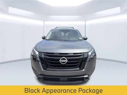 Used 2024 Nissan Pathfinder SV w/ Black Appearance Package FWD image 2