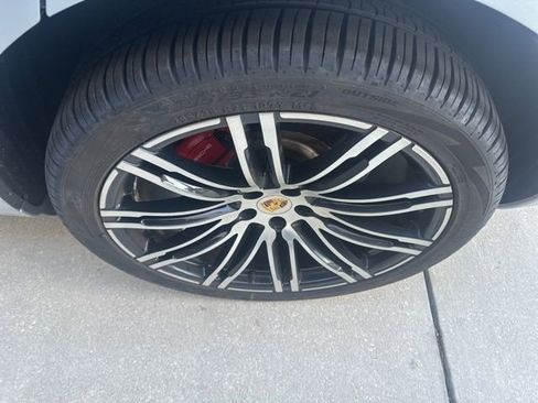 Used 2018 Porsche Macan Turbo image 6