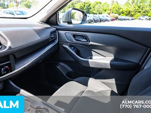 Used 2024 Nissan Rogue S FWD image 45