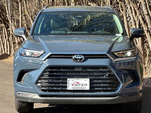 Used 2025 Toyota Grand Highlander AWD image 9