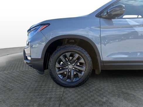 Used 2025 Honda Ridgeline Sport image 12