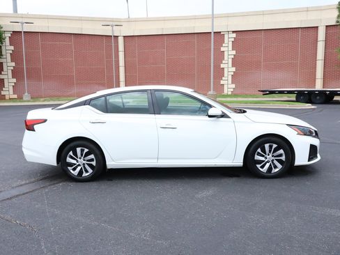 Used 2023 Nissan Altima 2.5 S FWD image 25