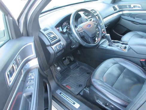 Used 2017 Ford Explorer Sport w/ Equipment Group 401A image 15