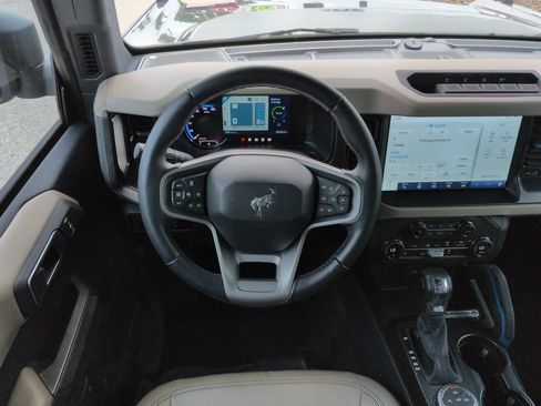 Used 2023 Ford Bronco Wildtrak AWD/4WD image 16