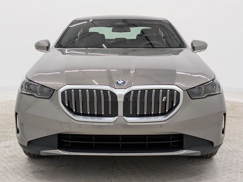 New 2026 BMW i5 eDrive40 w/ Premium Package RWD image 6