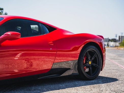 Used 2015 Ferrari 458 Speciale Coupe RWD image 25