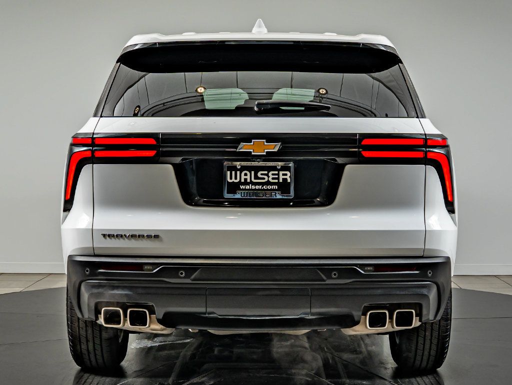 Used 2024 Chevrolet Traverse LS FWD image 6