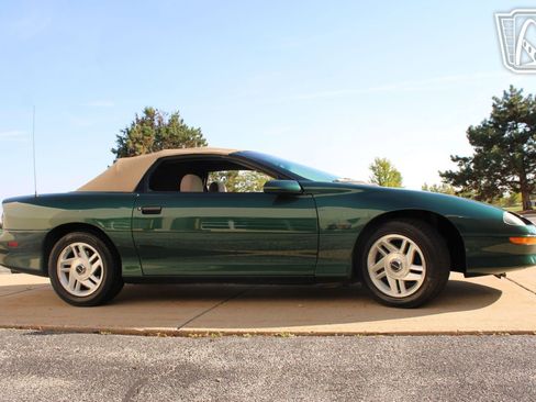 Used 1995 Chevrolet Camaro Z28 image 17