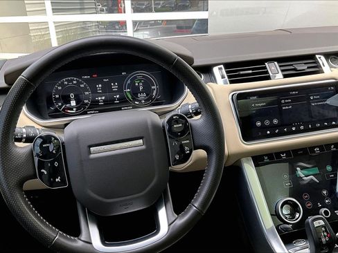 Used 2020 Land Rover Range Rover Sport HSE image 6