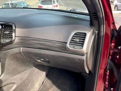 Used 2021 Jeep Grand Cherokee Laredo X image 14