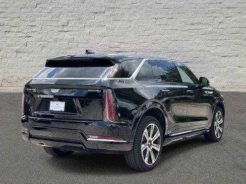 Certified 2025 Cadillac Escalade IQ Luxury 2 w/ LPO, Premium Carpet Package AWD/4WD image 5