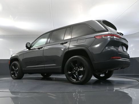 Used 2023 Jeep Grand Cherokee Altitude AWD/4WD image 51