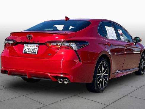 Used 2021 Toyota Camry SE w/ Convenience Package FWD image 12