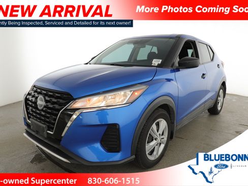 Used 2022 Nissan Kicks S FWD image 1