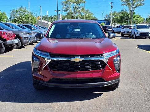 Used 2024 Chevrolet Trax LS FWD image 21