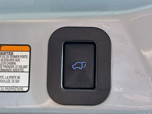 Used 2016 Toyota Sienna XLE image 30