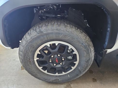 Used 2024 Toyota Tacoma TRD Off-Road w/ TRD Off Road Premium Package image 24