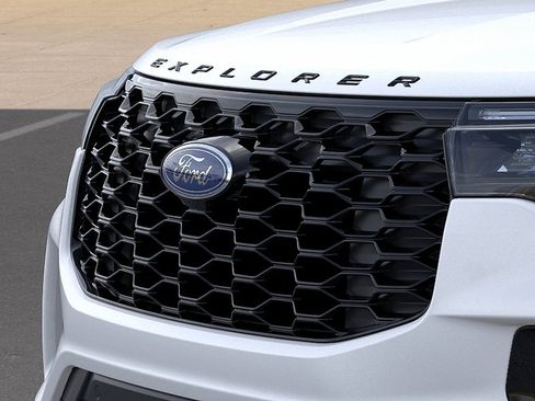 New 2026 Ford Explorer ST-Line w/ ST-Line Street Pack AWD/4WD image 17