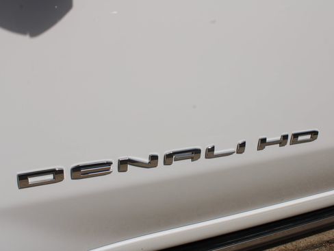 Used 2025 GMC Sierra 2500 Denali w/ Denali Reserve Package AWD/4WD image 11