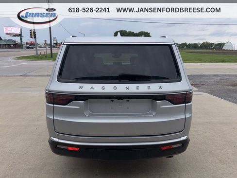 Used 2022 Jeep Wagoneer Series II AWD/4WD image 6