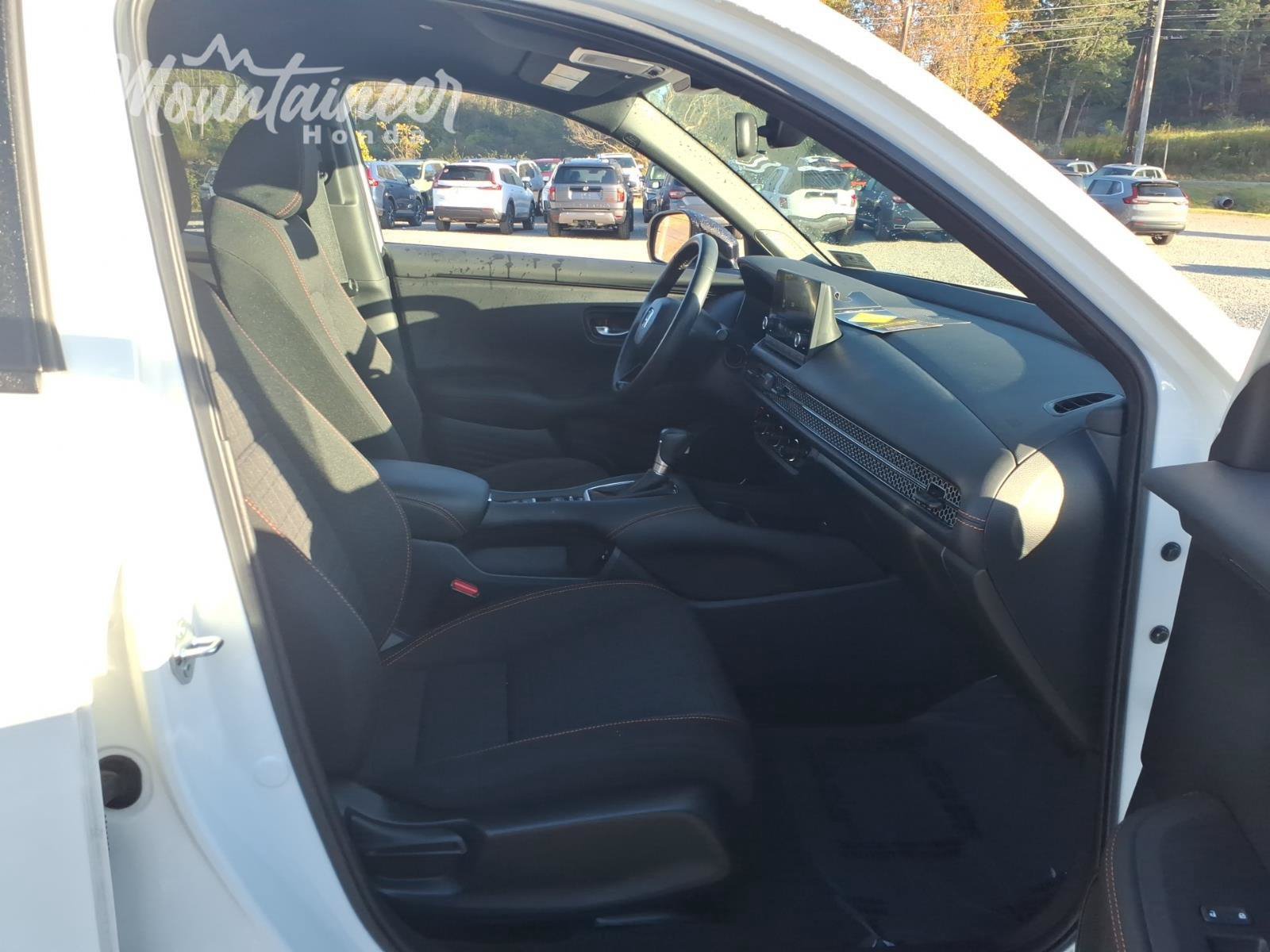 Used 2025 Honda HR-V Sport image 19